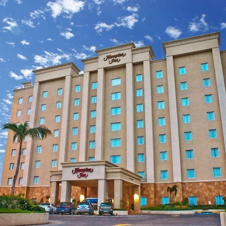Hampton Inn Tampico Airport Buitenkant foto