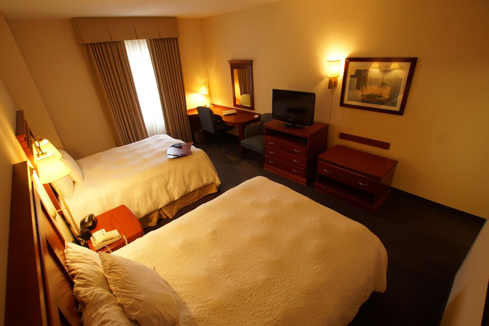 Hampton Inn Tampico Airport Buitenkant foto