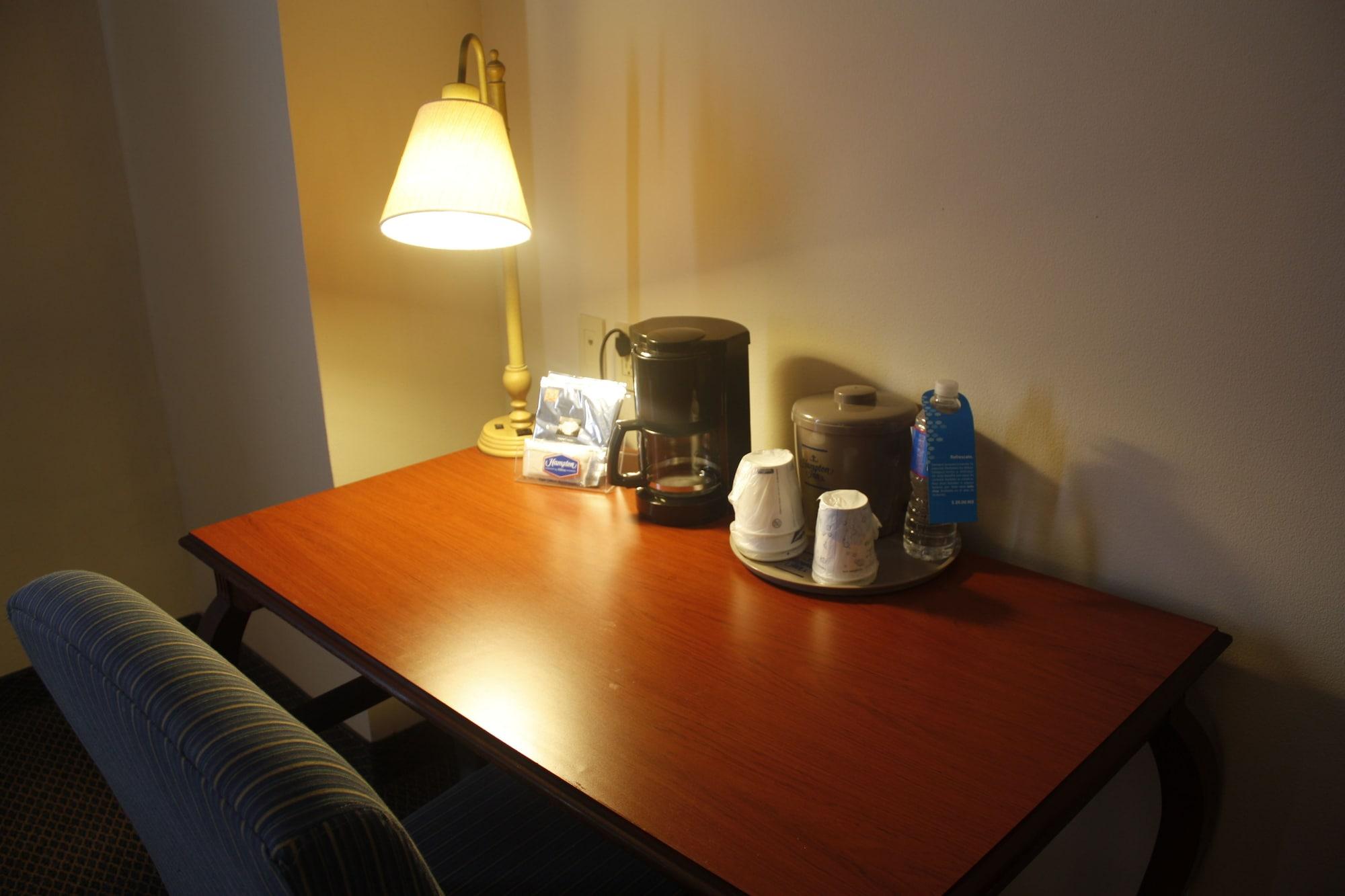 Hampton Inn Tampico Airport Buitenkant foto