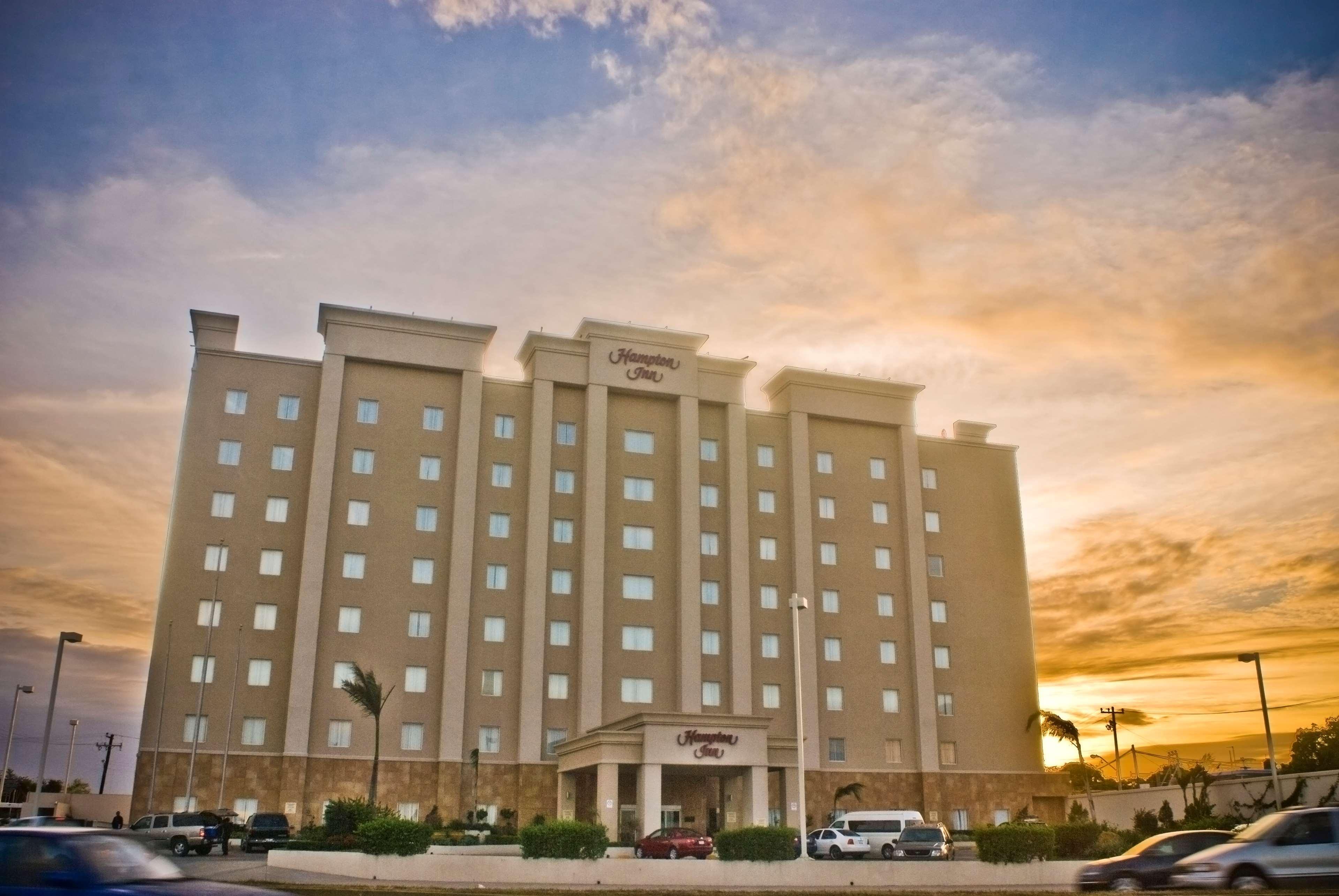 Hampton Inn Tampico Airport Buitenkant foto