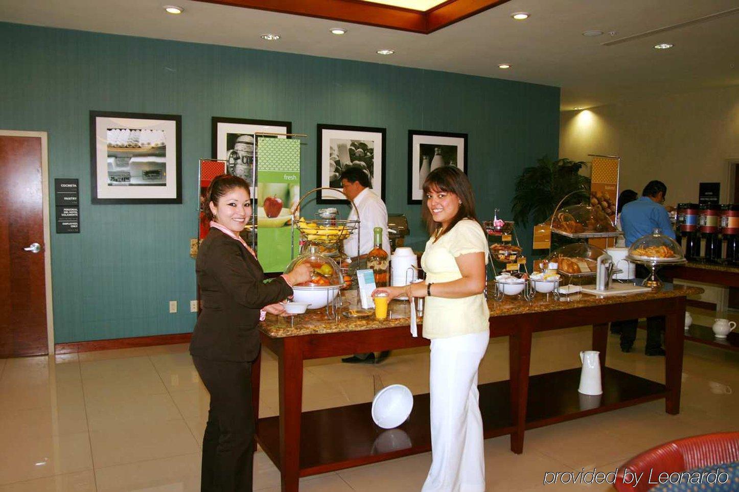 Hampton Inn Tampico Airport Restaurant foto